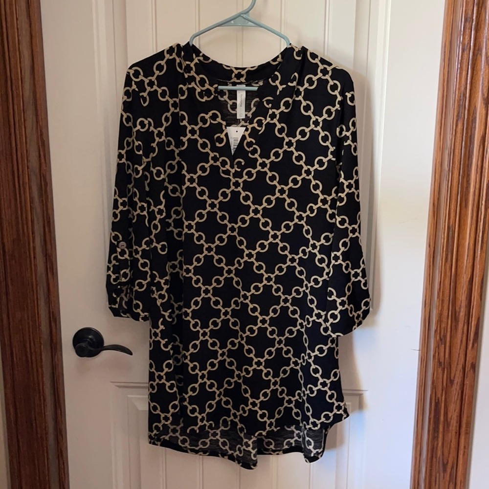 Honeyme Women’s Top. Size Large. New with tags.